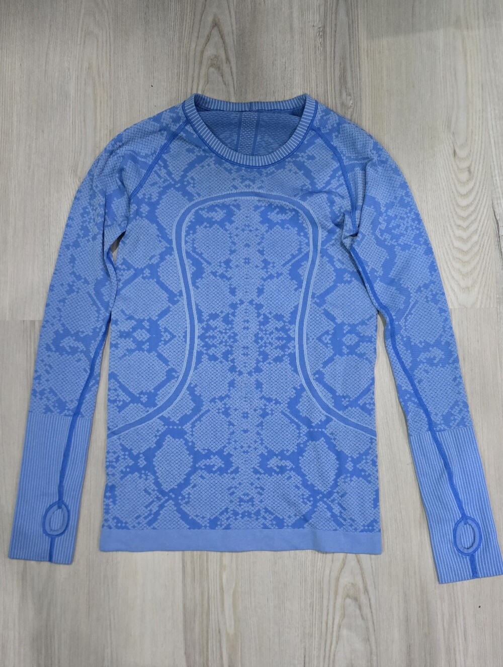 Lululemon Swiftly Tech Long Sleeve Crew Ziggy Snake Blue Size 6